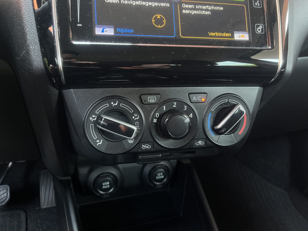 Suzuki Swift 1.2 Style Smart Hybrid // ADAPT. CRUISE // LED // DODEHOEK // STOELVERWARMING // CAMERA+SENSOREN // APPLE-ANCROID AUTO // 21