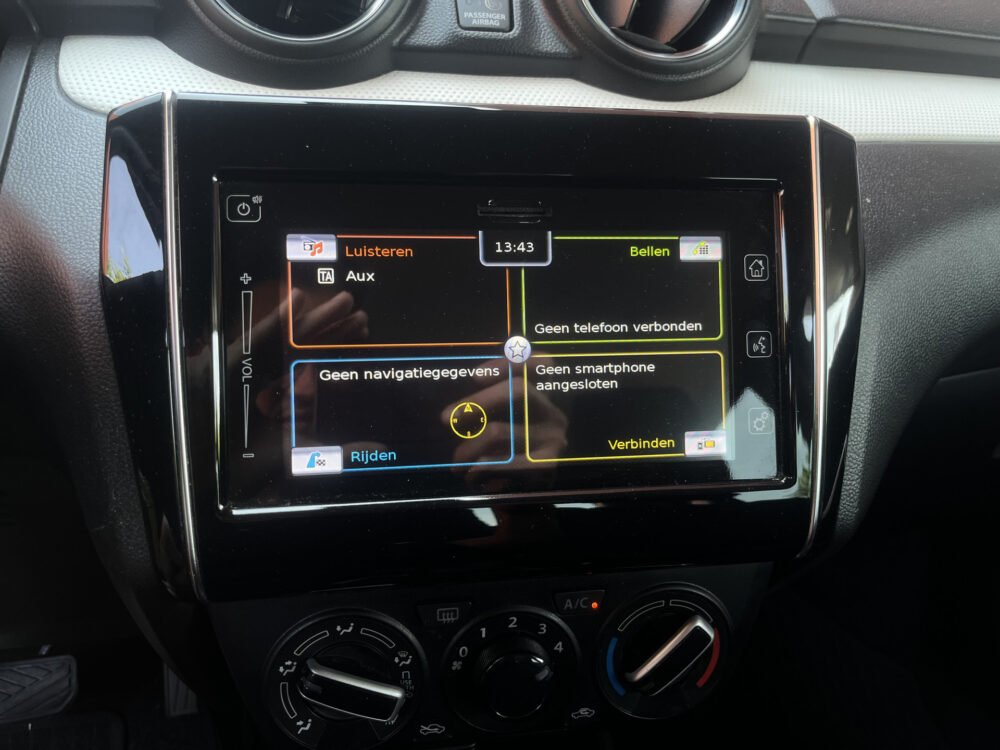 Suzuki Swift 1.2 Style Smart Hybrid // ADAPT. CRUISE // LED // DODEHOEK // STOELVERWARMING // CAMERA+SENSOREN // APPLE-ANCROID AUTO // 22