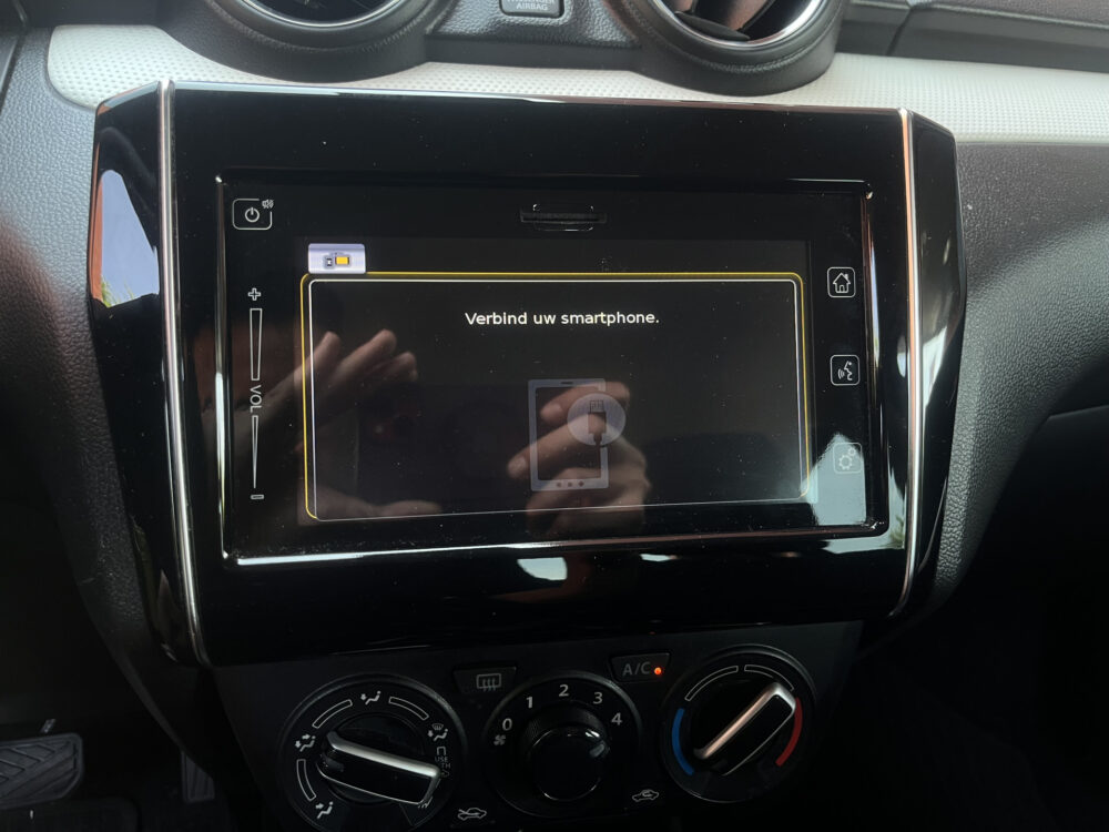 Suzuki Swift 1.2 Style Smart Hybrid // ADAPT. CRUISE // LED // DODEHOEK // STOELVERWARMING // CAMERA+SENSOREN // APPLE-ANCROID AUTO // 23