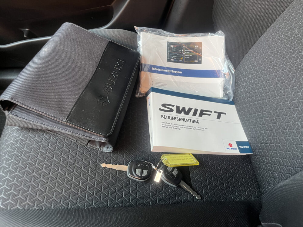 Suzuki Swift 1.2 Style Smart Hybrid // ADAPT. CRUISE // LED // DODEHOEK // STOELVERWARMING // CAMERA+SENSOREN // APPLE-ANCROID AUTO // 27