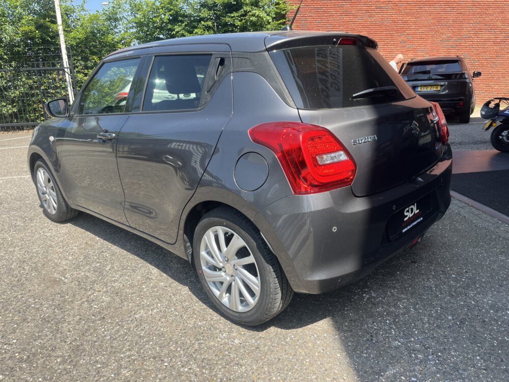 Suzuki Swift 1.2 Style Smart Hybrid // ADAPT. CRUISE // LED // DODEHOEK // STOELVERWARMING // CAMERA+SENSOREN // APPLE-ANCROID AUTO // 3