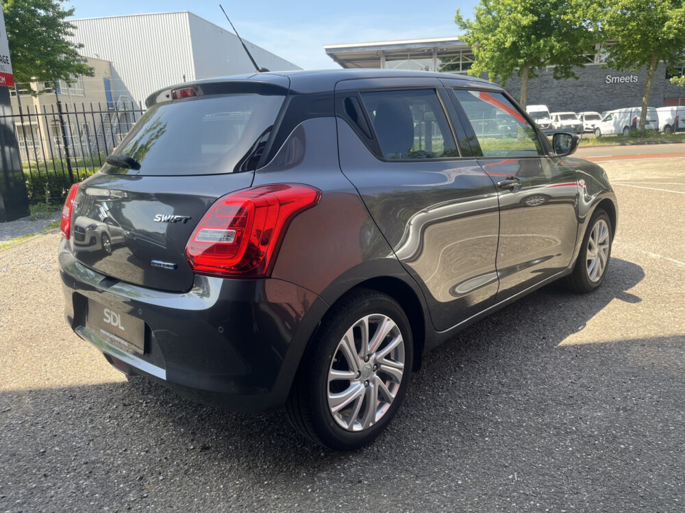 Suzuki Swift 1.2 Style Smart Hybrid // ADAPT. CRUISE // LED // DODEHOEK // STOELVERWARMING // CAMERA+SENSOREN // APPLE-ANCROID AUTO // 5