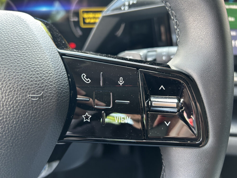 Renault Mégane E-Tech EV40 Boost Charge Equilibre SOH 95% // FULL LED // APPLE CARPLAY / ANDROID AUTO // CAMERA // DIGITAAL DISPLAY // KEYLESS 10