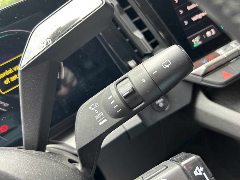 Renault Mégane E-Tech EV40 Boost Charge Equilibre // FULL LED // STOEL + STUURWIELVERWARMING // CLIMA // APPLE CARPLAY / ANDROID AUTO // CAMERA 12