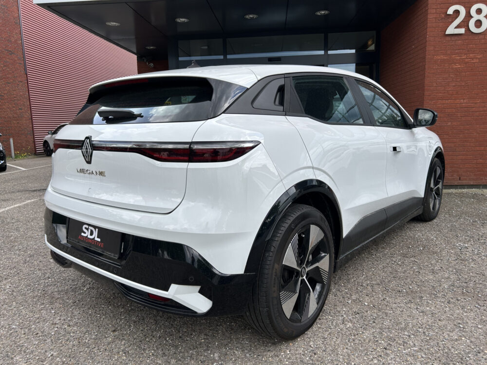 Renault Mégane E-Tech EV40 Boost Charge Equilibre // FULL LED // STOEL + STUURWIELVERWARMING // CLIMA // APPLE CARPLAY / ANDROID AUTO // CAMERA 2
