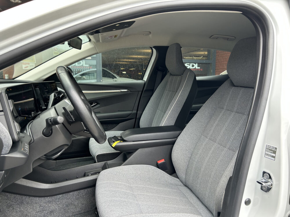 Renault Mégane E-Tech EV40 Boost Charge Equilibre // FULL LED // STOEL + STUURWIELVERWARMING // CLIMA // APPLE CARPLAY / ANDROID AUTO // CAMERA 8