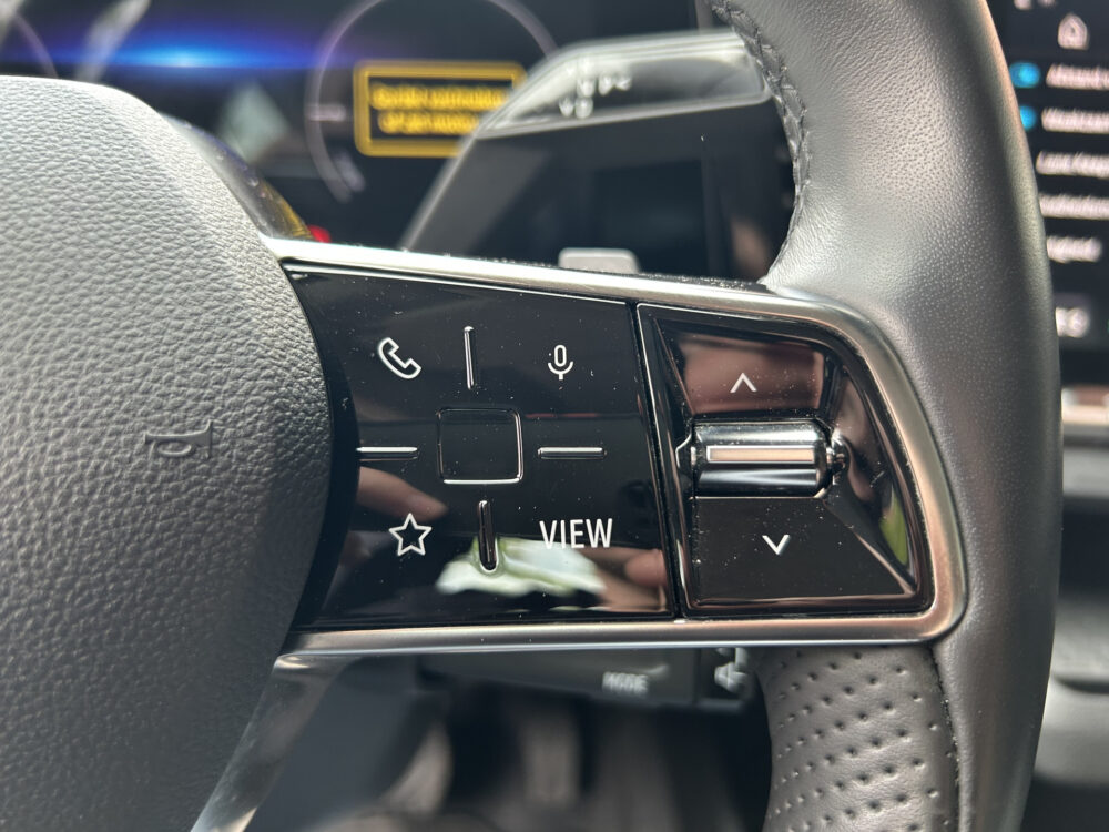 Renault Mégane E-Tech EV40 Boost Charge Equilibre 95% SOH // FULL LED // STOEL + STUURWIELVERWARMING // CLIMA // APPLE CARPLAY / ANDROID AUTO / 10