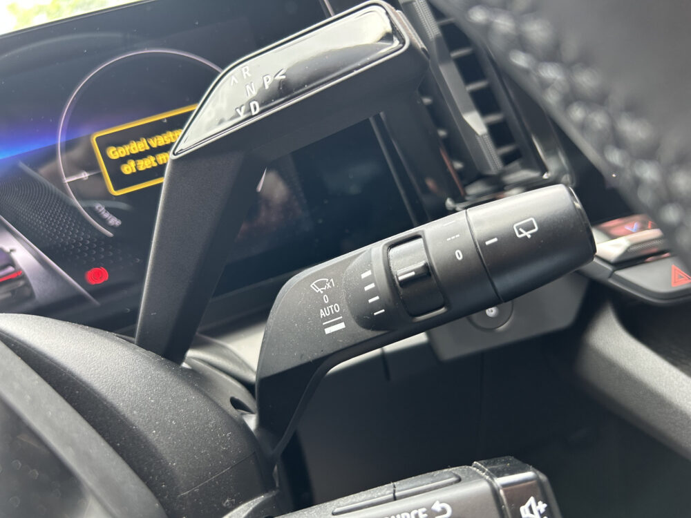 Renault Mégane E-Tech EV40 Boost Charge Equilibre 95% SOH // FULL LED // STOEL + STUURWIELVERWARMING // CLIMA // APPLE CARPLAY / ANDROID AUTO / 12