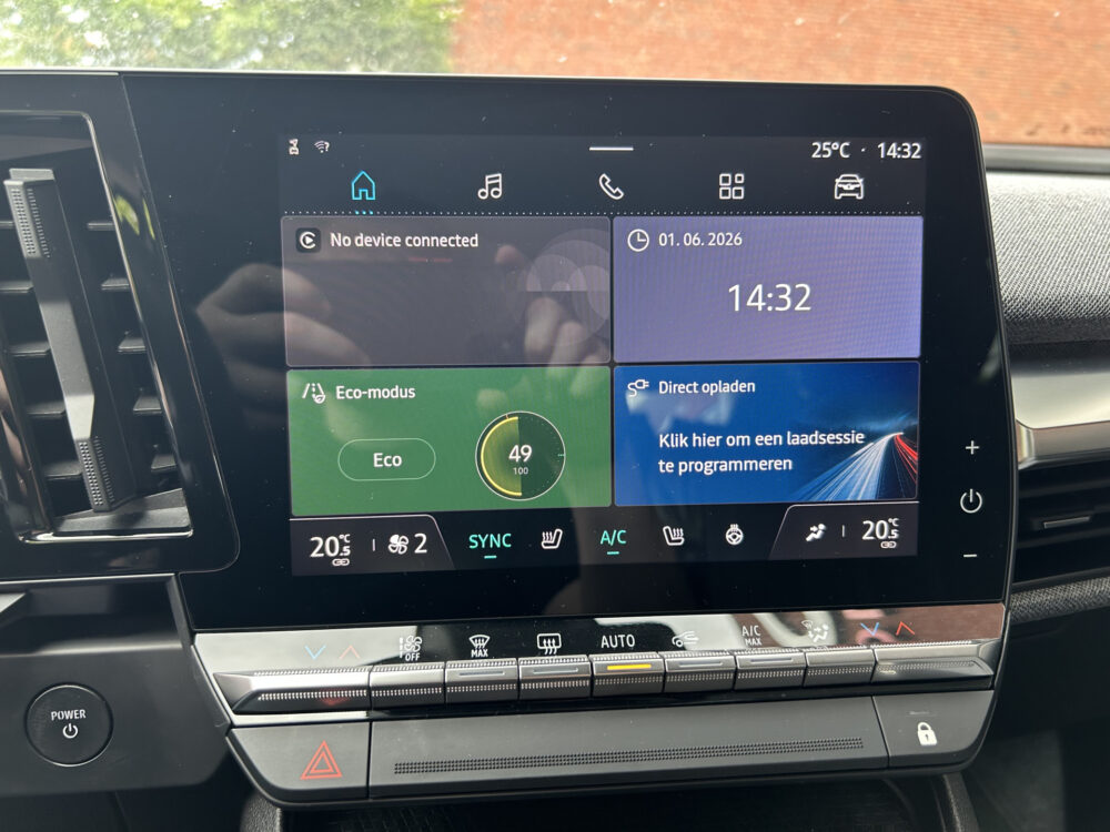 Renault Mégane E-Tech EV40 Boost Charge Equilibre 95% SOH // FULL LED // STOEL + STUURWIELVERWARMING // CLIMA // APPLE CARPLAY / ANDROID AUTO / 16