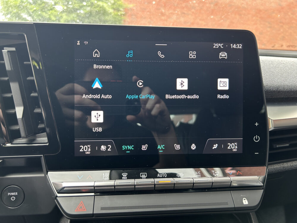 Renault Mégane E-Tech EV40 Boost Charge Equilibre 95% SOH // FULL LED // STOEL + STUURWIELVERWARMING // CLIMA // APPLE CARPLAY / ANDROID AUTO / 17