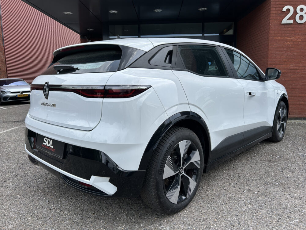 Renault Mégane E-Tech EV40 Boost Charge Equilibre 95% SOH // FULL LED // STOEL + STUURWIELVERWARMING // CLIMA // APPLE CARPLAY / ANDROID AUTO / 2