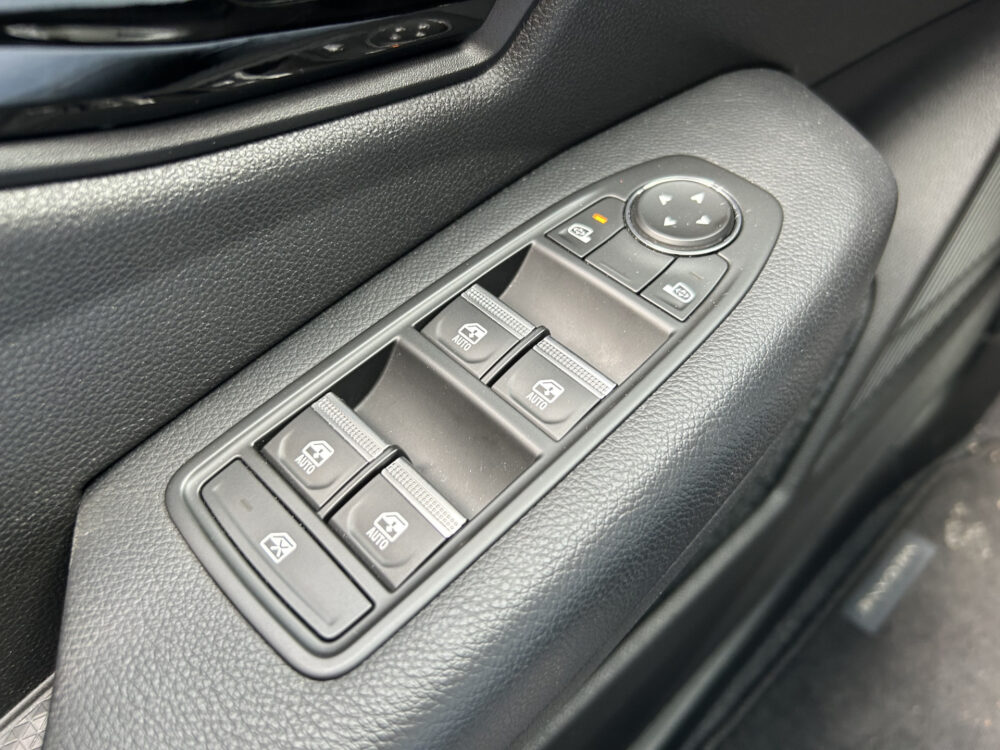 Renault Mégane E-Tech EV40 Boost Charge Equilibre 95% SOH // FULL LED // STOEL + STUURWIELVERWARMING // CLIMA // APPLE CARPLAY / ANDROID AUTO / 20