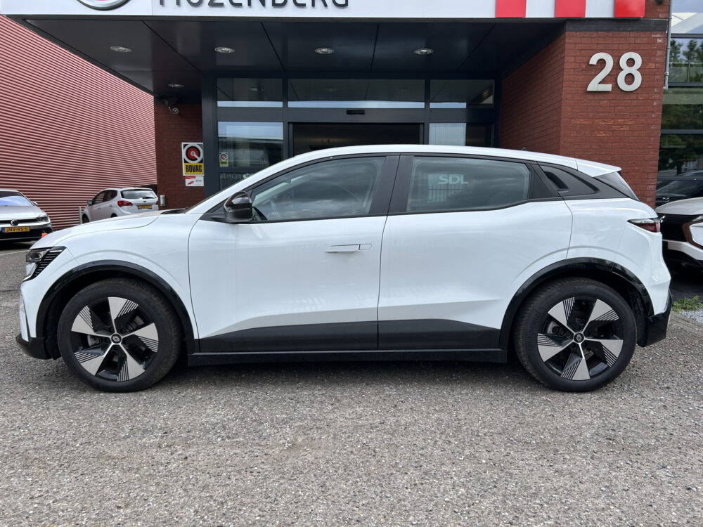 Renault Mégane E-Tech EV40 Boost Charge Equilibre 95% SOH // FULL LED // STOEL + STUURWIELVERWARMING // CLIMA // APPLE CARPLAY / ANDROID AUTO / 3