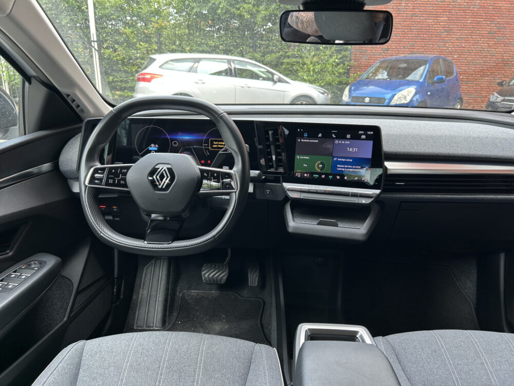 Renault Mégane E-Tech EV40 Boost Charge Equilibre 95% SOH // FULL LED // STOEL + STUURWIELVERWARMING // CLIMA // APPLE CARPLAY / ANDROID AUTO / 7