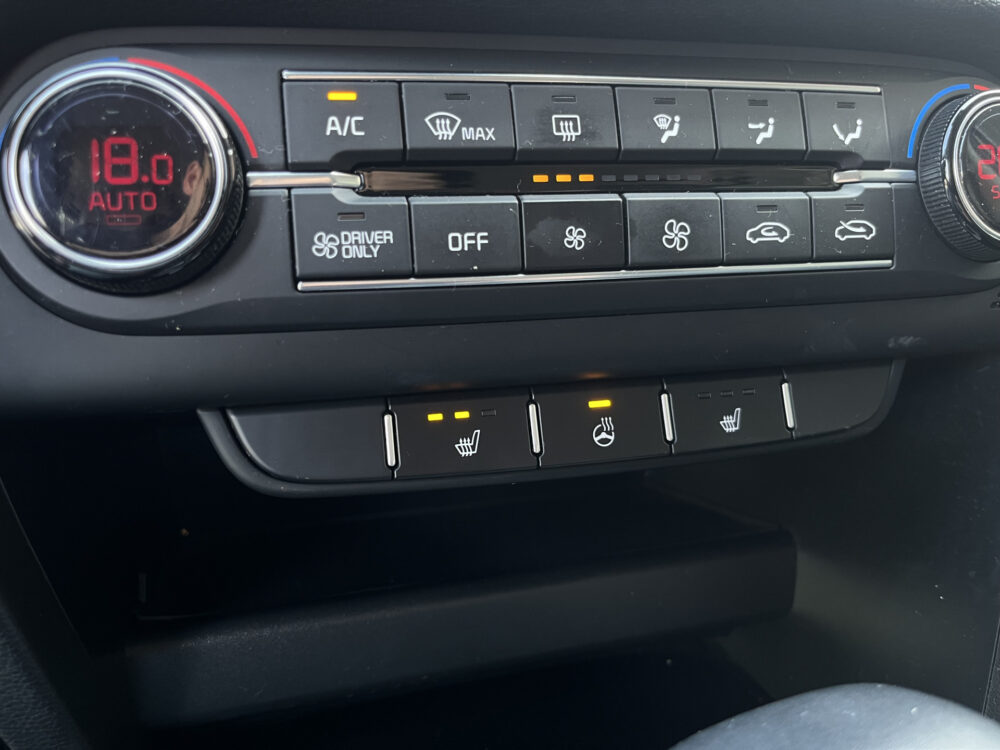 Kia Xceed 1.6 GDi PHEV DynamicPlusLine // KEYLESS // HALF LEDER // CAMERA+SENSOREN // STUUR+STOELVERARMING // NAVI+CARPLAY // 26