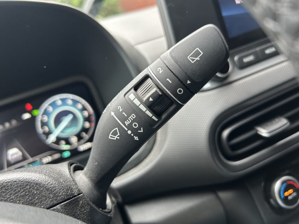 Hyundai KONA 1.6 GDI HEV Comfort // LED // VIRTUAL DISPLAY // APPLE CARPLAY / ANDROID AUTO // CAMERA // CLIMA // CRUISE 12
