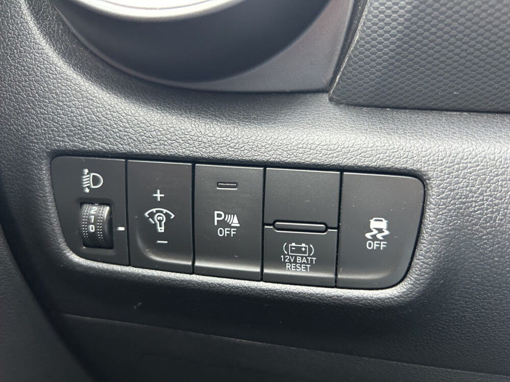 Hyundai KONA 1.6 GDI HEV Comfort // LED // VIRTUAL DISPLAY // APPLE CARPLAY / ANDROID AUTO // CAMERA // CLIMA // CRUISE 23