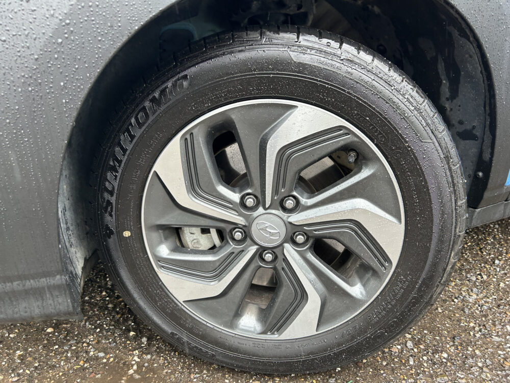 Hyundai KONA 1.6 GDI HEV Comfort // LED // VIRTUAL DISPLAY // APPLE CARPLAY / ANDROID AUTO // CAMERA // CLIMA // CRUISE 26
