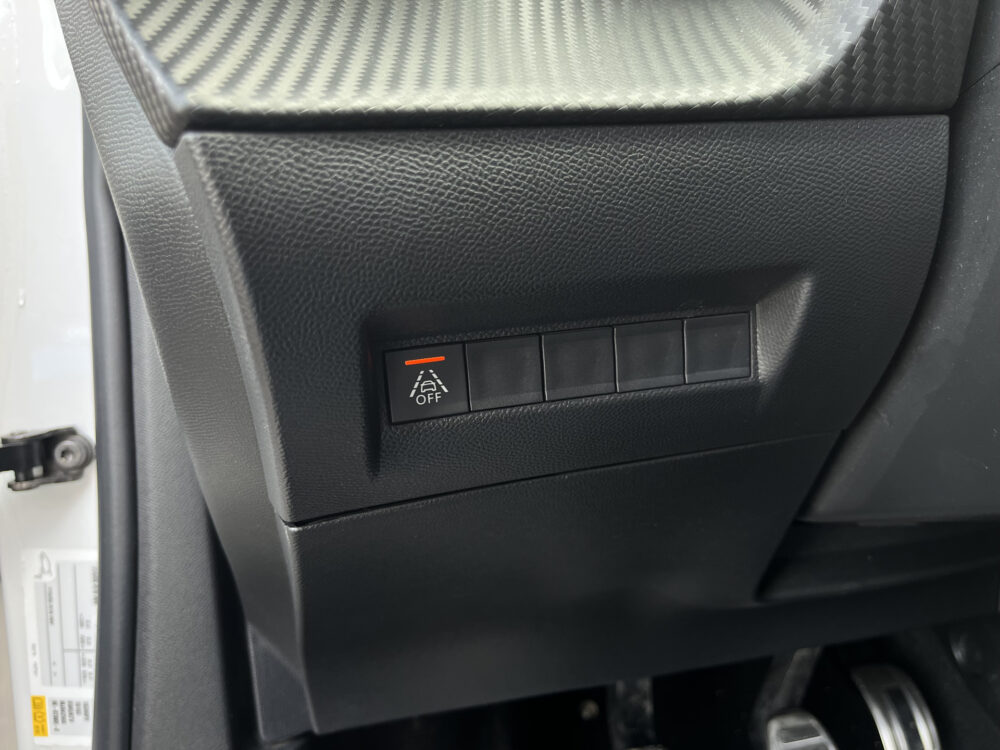 Peugeot 2008 1.2 PureTech GT Pack D.RIEM VERVANGEN // LEDER-ALCANTARA // DODEHOEK // ADAPT. CRUISE // CAMERA+SENSOREN // STOELVERWARMING // N 21