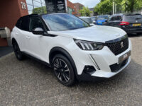 Peugeot 2008 1.2 PureTech GT Pack D.RIEM VERVANGEN // LEDER-ALCANTARA // DODEHOEK // ADAPT. CRUISE // CAMERA+SENSOREN // STOELVERWARMING // N 41