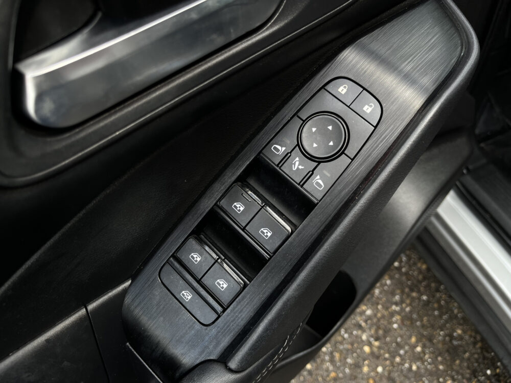 Nissan QASHQAI 1.3 MHEV Xtronic Acenta // ADAPT. CRUISE // DODEHOEK // KEYLESS // CAMERA+SENSOREN // APPLE-ANDROID AUTO // 17