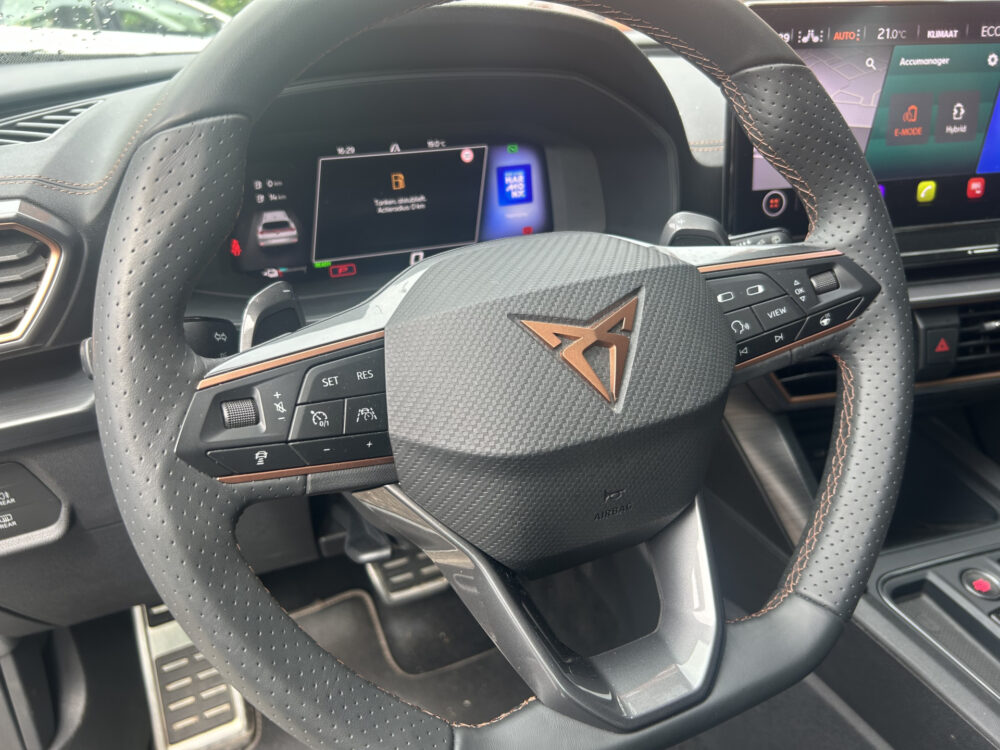 CUPRA Formentor 1.4 e-Hybrid VZ Copper Edition // FULL LED // CAMERA // DODEHOEKDETECTIE // NAVI + CARPLAY // STOEL + STUURWIELVERWARMING // ADA 6