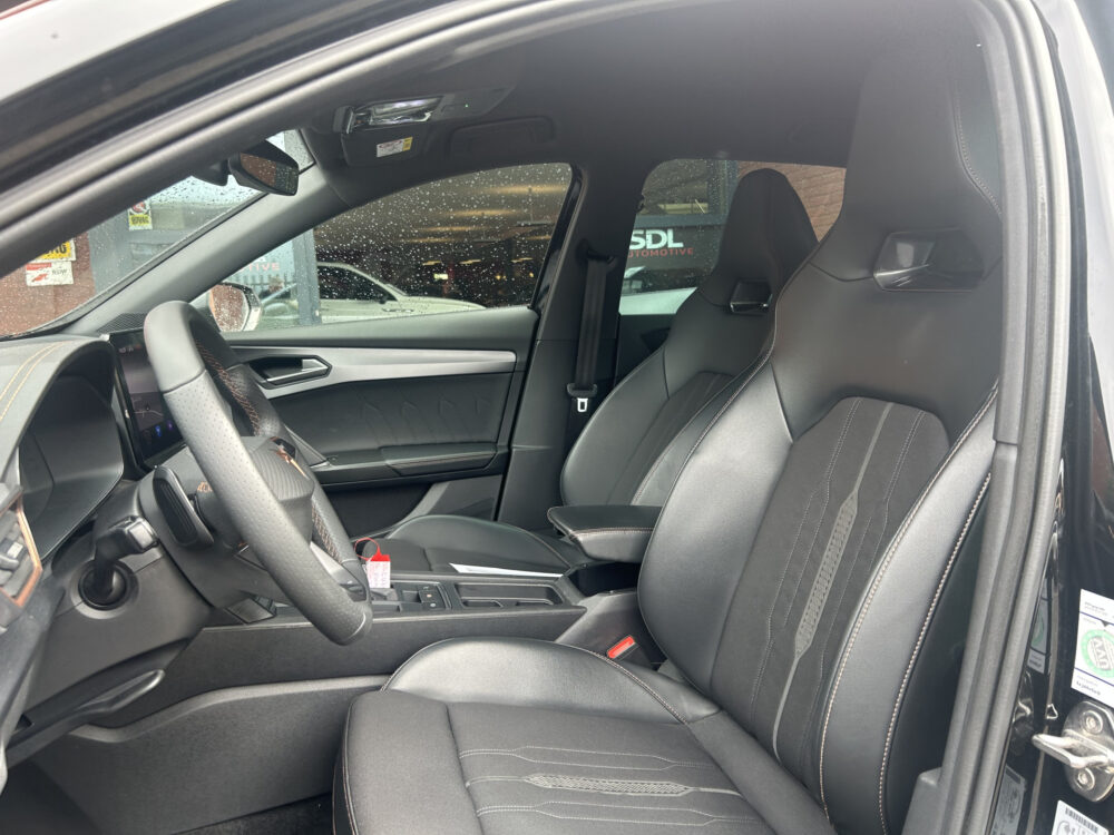 CUPRA Formentor 1.4 e-Hybrid VZ Copper Edition // FULL LED // CAMERA // DODEHOEKDETECTIE // NAVI + CARPLAY // STOEL + STUURWIELVERWARMING // ADA 8