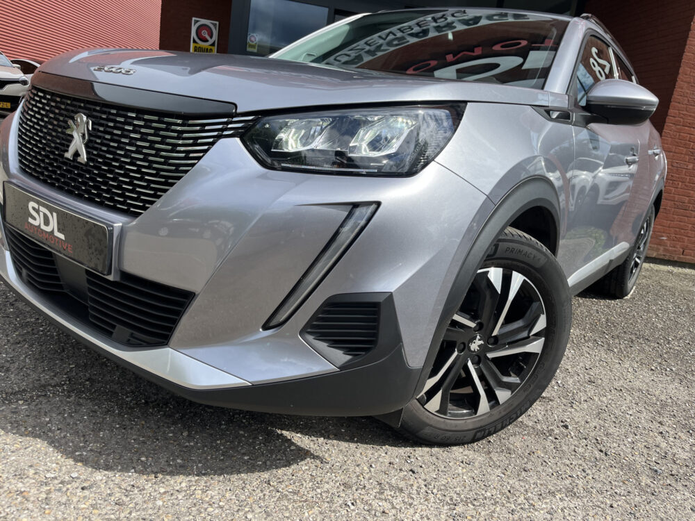 Peugeot 2008 1.2 PureTech Allure // LED // KEYLESS // CAMERA+SENSOREN // CRUISE // NAVI+CARPLAY // CLIMA // 10