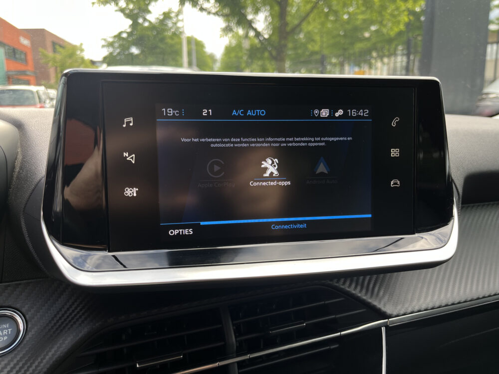 Peugeot 2008 1.2 PureTech Allure // LED // KEYLESS // CAMERA+SENSOREN // CRUISE // NAVI+CARPLAY // CLIMA // 29