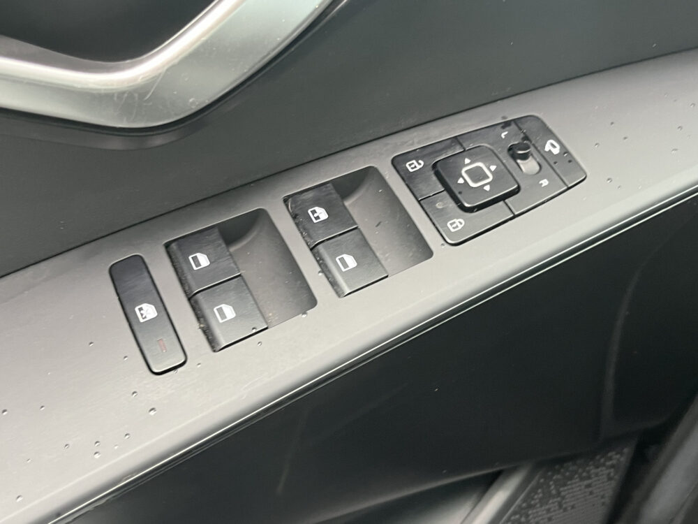 Kia Niro 1.6 GDi Hybrid ComfortLine // NAVI // CLIMA // ADAPTIVE CRUISE // CAMERA // KEY LESS // ALL SEASON BANDEN // 24