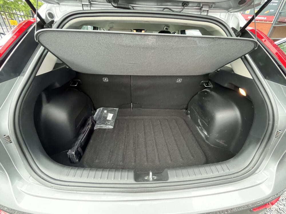 Kia Niro 1.6 GDi Hybrid ComfortLine // NAVI // CLIMA // ADAPTIVE CRUISE // CAMERA // KEY LESS // ALL SEASON BANDEN // 29