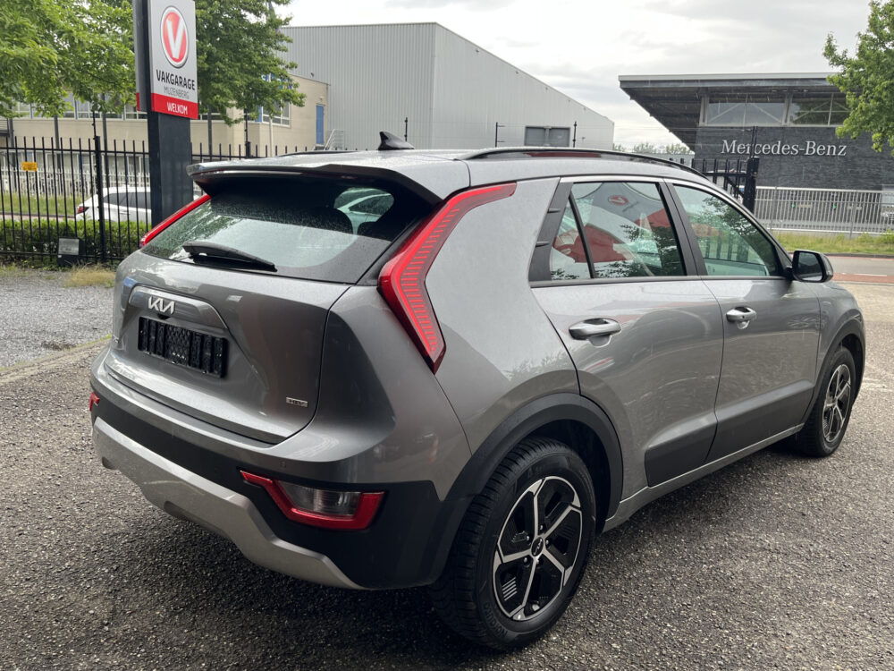 Kia Niro 1.6 GDi Hybrid ComfortLine // NAVI // CLIMA // ADAPTIVE CRUISE // CAMERA // KEY LESS // ALL SEASON BANDEN // 4