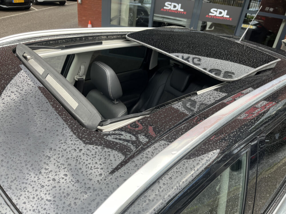 Suzuki Vitara 1.5 Hybrid Style AllGrip // SCHUIF-KANTELDAK // LEDER-ALCANTARA // AFN. TREKHAAK // ADAPT. CRUISE // KEYLESS // CAMERA // 16