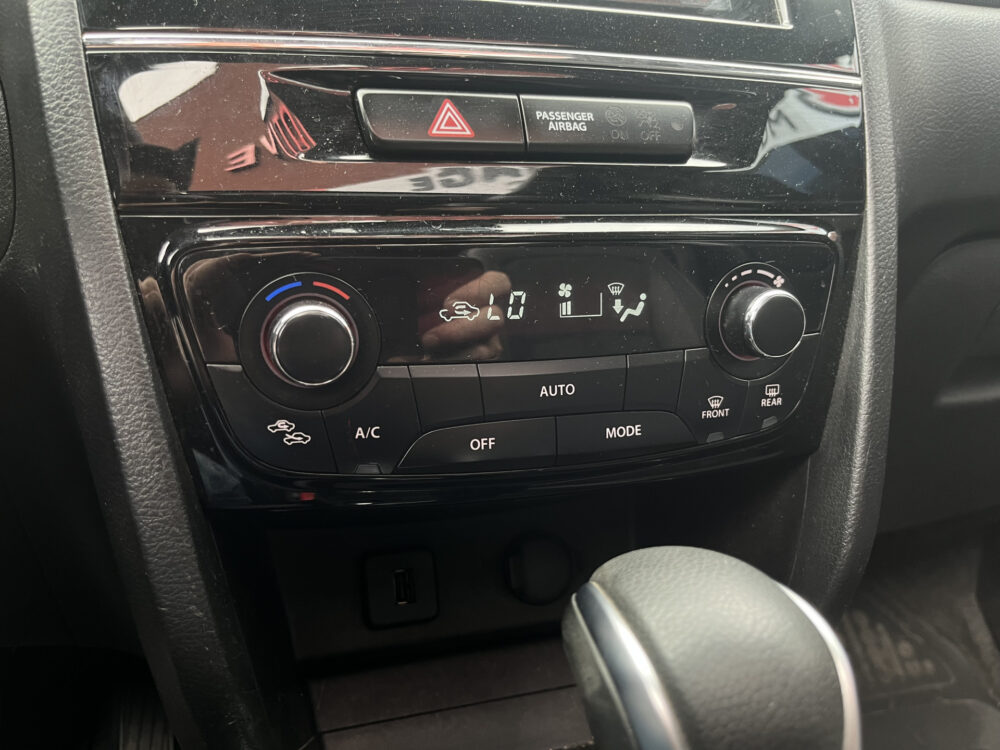 Suzuki Vitara 1.5 Hybrid Style AllGrip // SCHUIF-KANTELDAK // LEDER-ALCANTARA // AFN. TREKHAAK // ADAPT. CRUISE // KEYLESS // CAMERA // 28