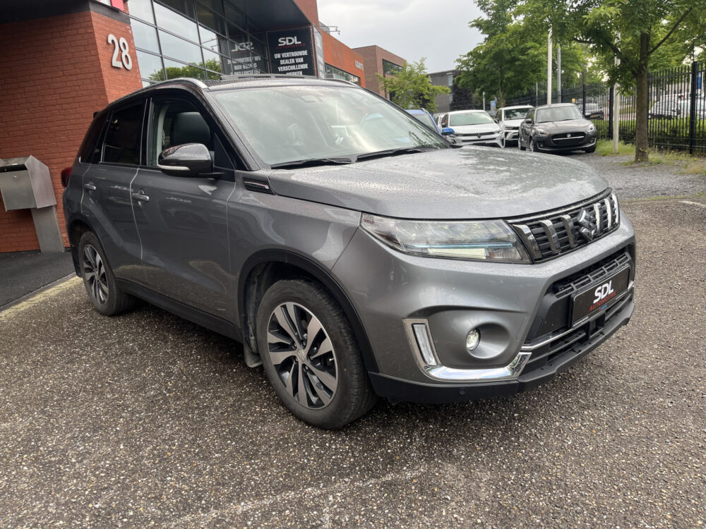 Suzuki Vitara 1.5 Hybrid Style AllGrip // SCHUIF-KANTELDAK // LEDER-ALCANTARA // AFN. TREKHAAK // ADAPT. CRUISE // KEYLESS // CAMERA // 8