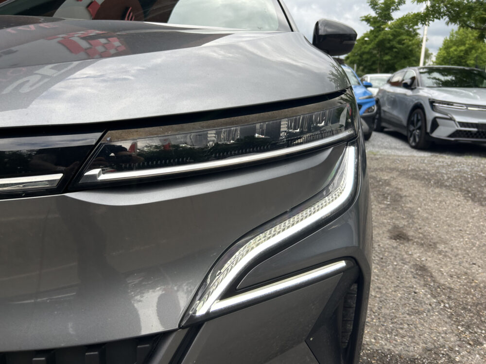 Renault Mégane E-Tech EV40 Boost Charge Techno // NAVI + CARPLAY // FULL LED // CAMERA // CLIMA // STOEL + STUURWIELVERWARMING // SFEERVERLICHT 25