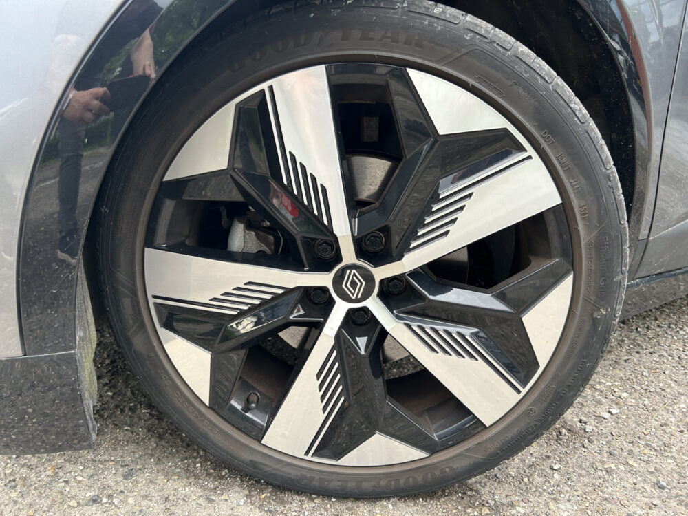 Renault Mégane E-Tech EV40 Boost Charge Techno // NAVI + CARPLAY // FULL LED // CAMERA // CLIMA // STOEL + STUURWIELVERWARMING // SFEERVERLICHT 27