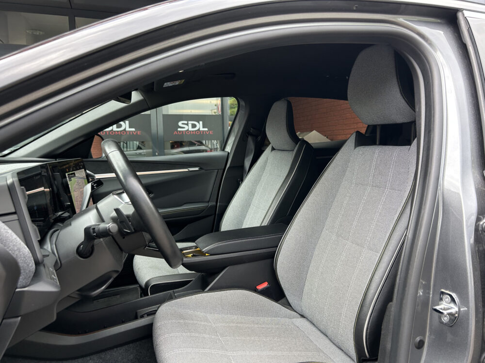 Renault Mégane E-Tech EV40 Boost Charge Techno // NAVI + CARPLAY // FULL LED // CAMERA // CLIMA // STOEL + STUURWIELVERWARMING // SFEERVERLICHT 8