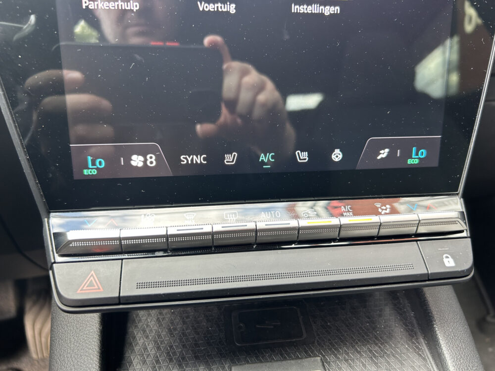 Renault Mégane E-Tech EV40 Boost Charge Techno // NAVI + CARPLAY // FULL LED // CAMERA // CLIMA // STOEL + STUURWIELVERWARMING // SFEERVERLICHT 19