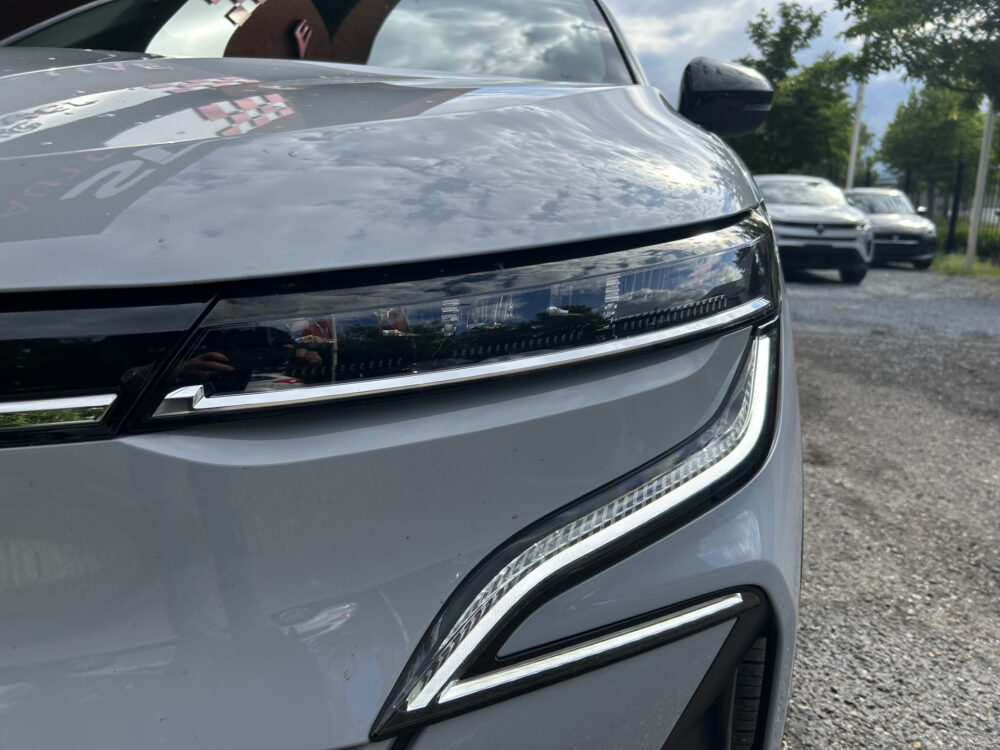 Renault Mégane E-Tech EV40 Boost Charge Techno // NAVI + CARPLAY // FULL LED // CAMERA // CLIMA // STOEL + STUURWIELVERWARMING // SFEERVERLICHT 24