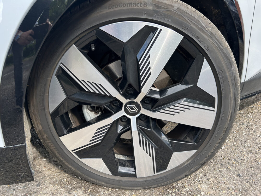 Renault Mégane E-Tech EV40 Boost Charge Techno // NAVI + CARPLAY // FULL LED // CAMERA // CLIMA // STOEL + STUURWIELVERWARMING // SFEERVERLICHT 27