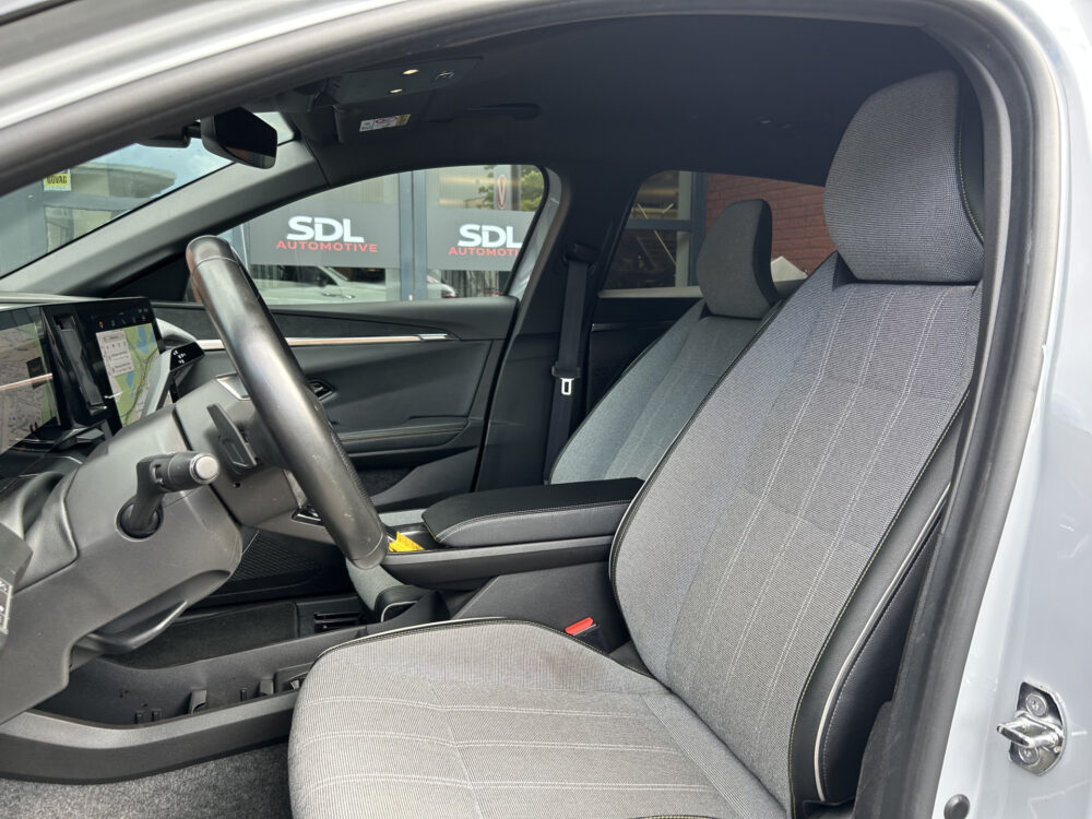 Renault Mégane E-Tech EV40 Boost Charge Techno // NAVI + CARPLAY // FULL LED // CAMERA // CLIMA // STOEL + STUURWIELVERWARMING // SFEERVERLICHT 8