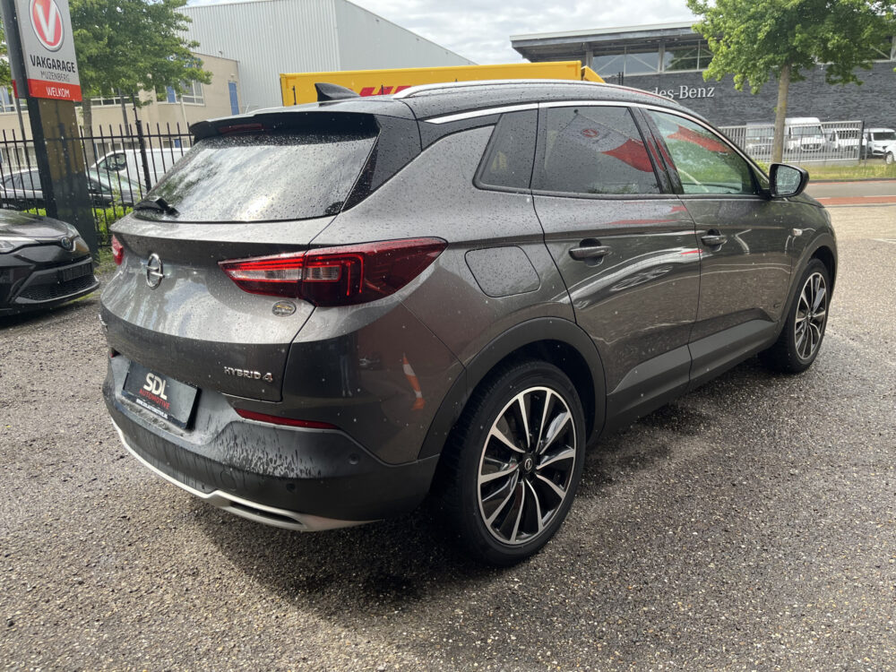 Opel Grandland X 1.6 Turbo Hybrid4 Ultimate 300PK!! // AFN. TREKHAAK // 360 CAMERA // STOELVERKOELING-VERWARMING // ELEK. KLEP // DODEHOEK // NAV 10