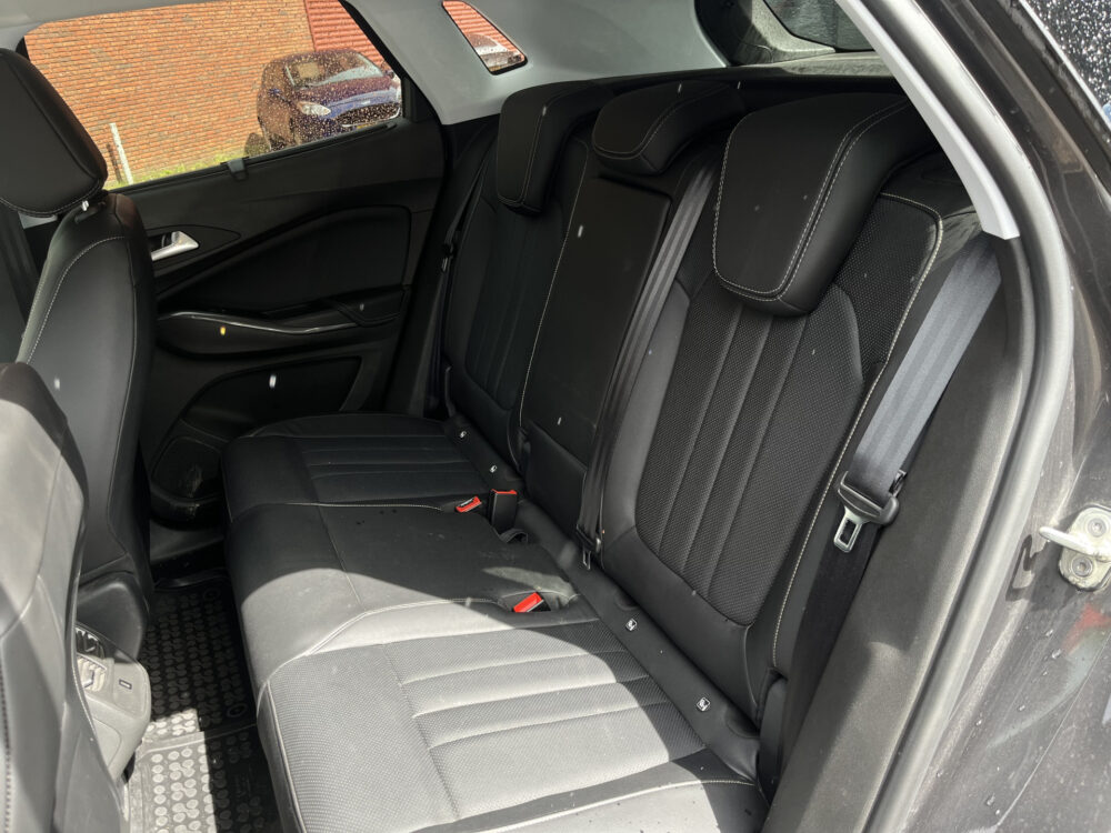 Opel Grandland X 1.6 Turbo Hybrid4 Ultimate 300PK!! // AFN. TREKHAAK // 360 CAMERA // STOELVERKOELING-VERWARMING // ELEK. KLEP // DODEHOEK // NAV 19