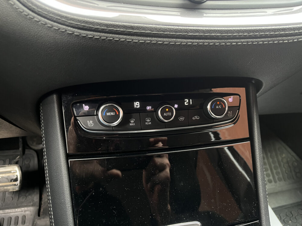 Opel Grandland X 1.6 Turbo Hybrid4 Ultimate 300PK!! // AFN. TREKHAAK // 360 CAMERA // STOELVERKOELING-VERWARMING // ELEK. KLEP // DODEHOEK // NAV 26