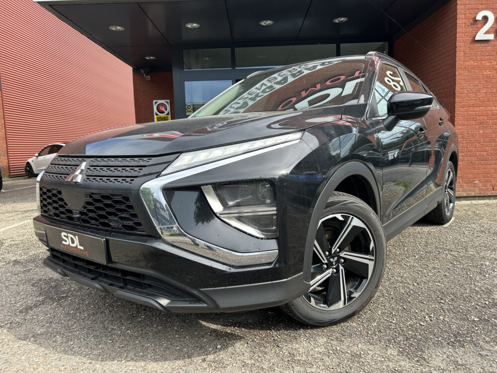 Mitsubishi Eclipse Cross 2.4 PHEV Intense // LED // CAMERA // KEYLESS // APPLE CARPLAY / ANDROID AUTO // CLIMA // STOELVERWARMING 1