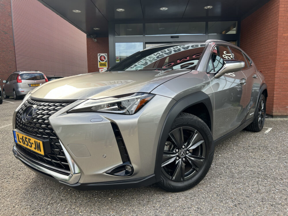 Lexus UX 250h Luxury Line DEALER ONDERHOUDEN!! // FULL LED // ADAPTIVE CRUISE // KEYLESS // NAVI // CAMERA // STOEL + STUURWIELVERWARMING 1
