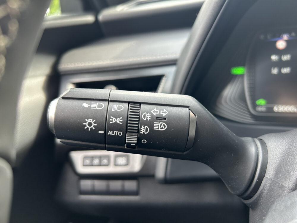 Lexus UX 250h Luxury Line DEALER ONDERHOUDEN!! // FULL LED // ADAPTIVE CRUISE // KEYLESS // NAVI // CAMERA // STOEL + STUURWIELVERWARMING 11