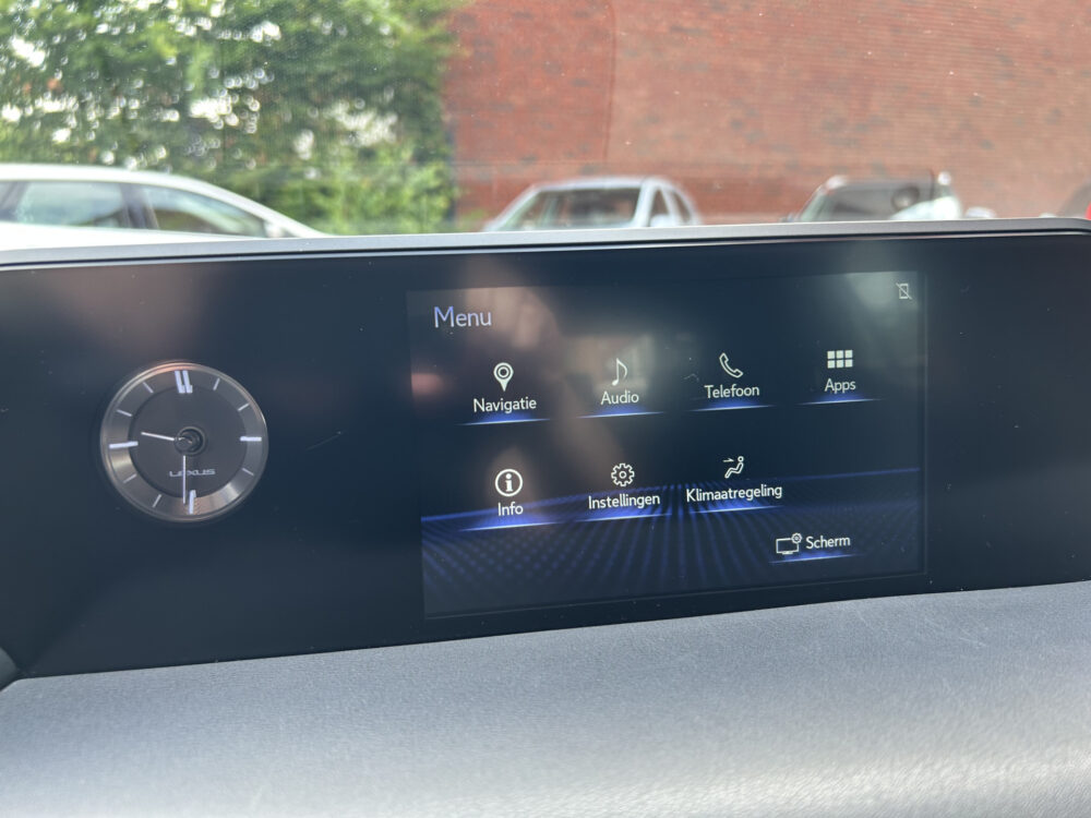 Lexus UX 250h Luxury Line DEALER ONDERHOUDEN!! // FULL LED // ADAPTIVE CRUISE // KEYLESS // NAVI // CAMERA // STOEL + STUURWIELVERWARMING 17