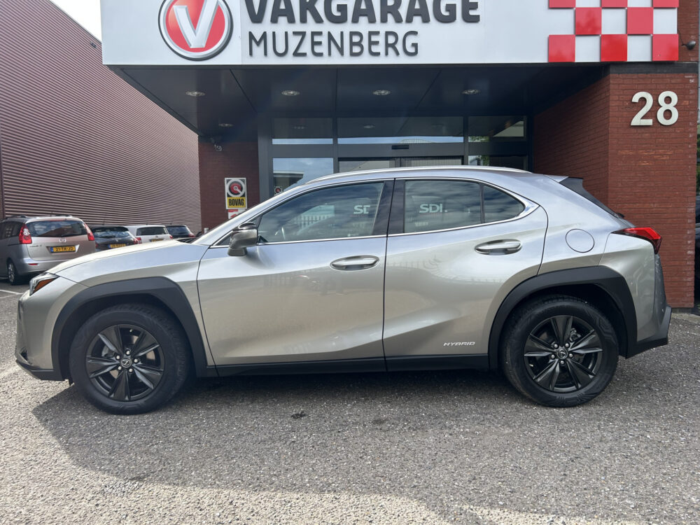 Lexus UX 250h Luxury Line DEALER ONDERHOUDEN!! // FULL LED // ADAPTIVE CRUISE // KEYLESS // NAVI // CAMERA // STOEL + STUURWIELVERWARMING 3